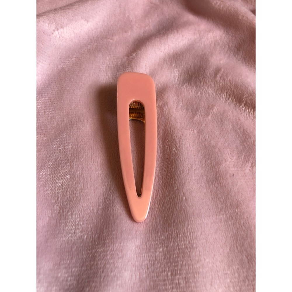DREAMY mod 60’s posh peach 🍑 hair barrette clip